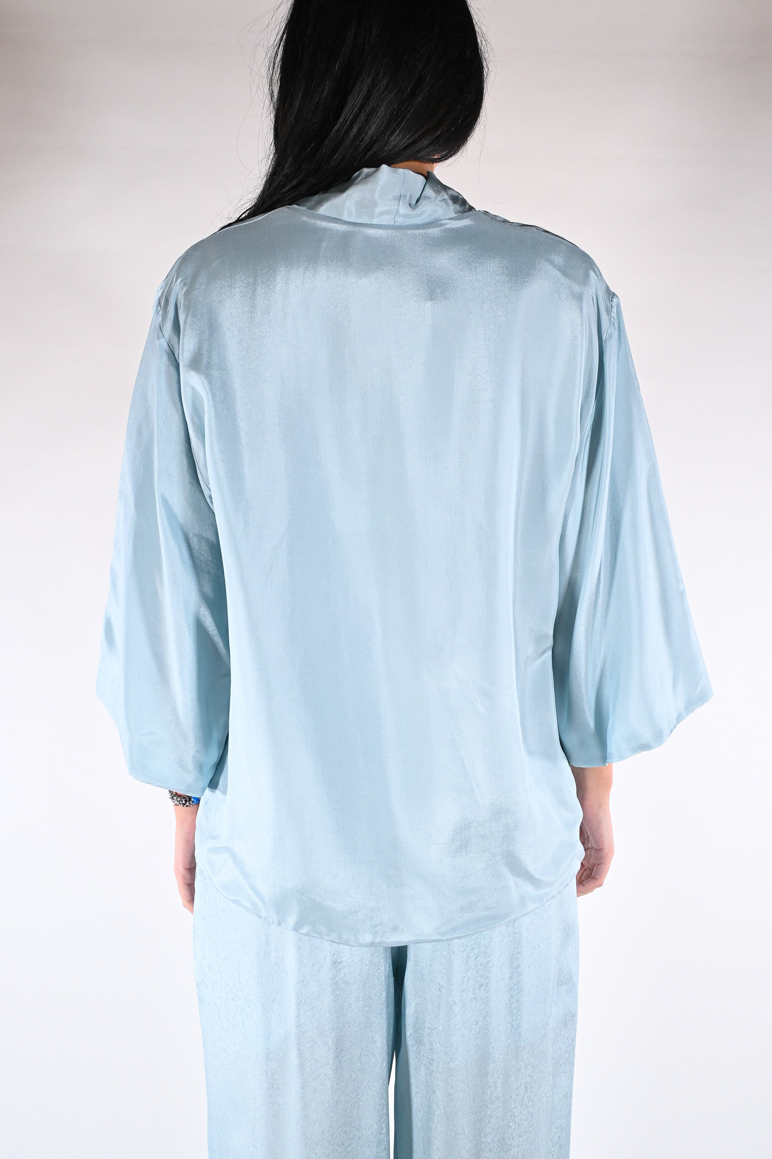 Kimono Corto Satinato – Azzurro Polvere - Wu side