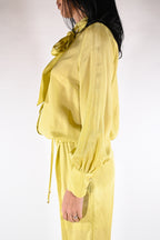 Blusa in Satin con Collo a Fiocco – Giallo - Wu side