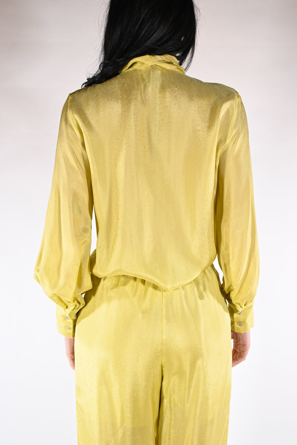 Blusa in Satin con Collo a Fiocco – Giallo - Wu side