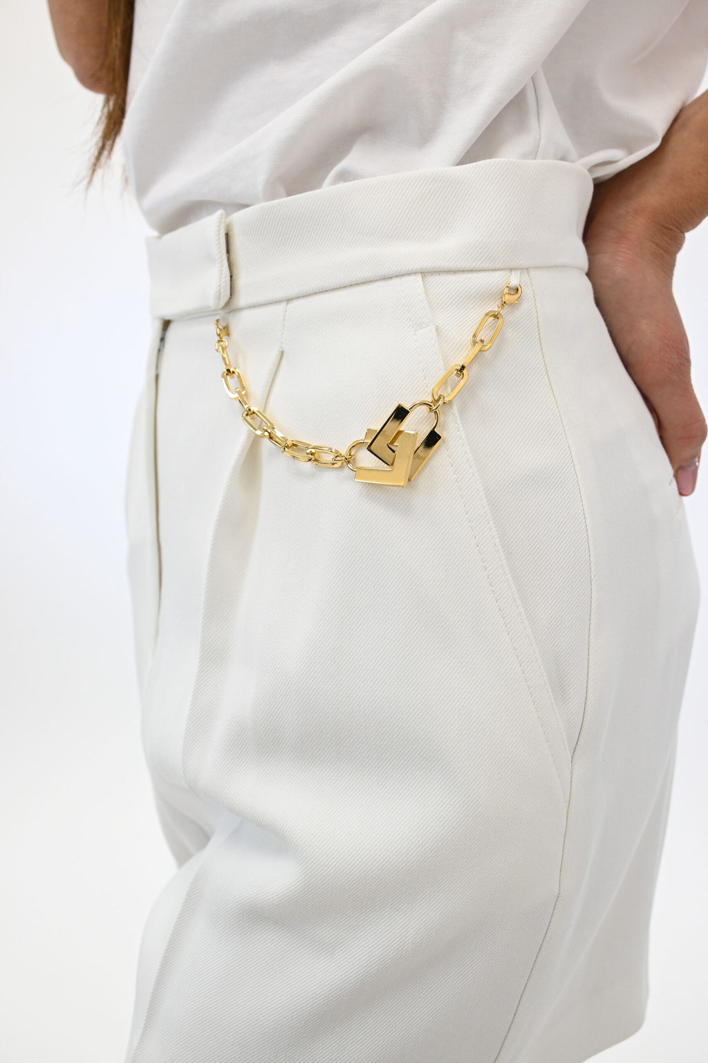 Elisabetta Franchi Shorts in gabardina con logo gioiello