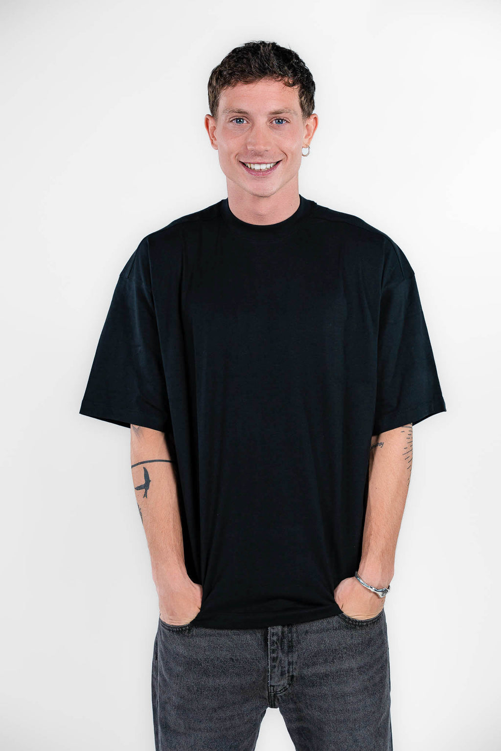 Over/D - t-shirt nera over