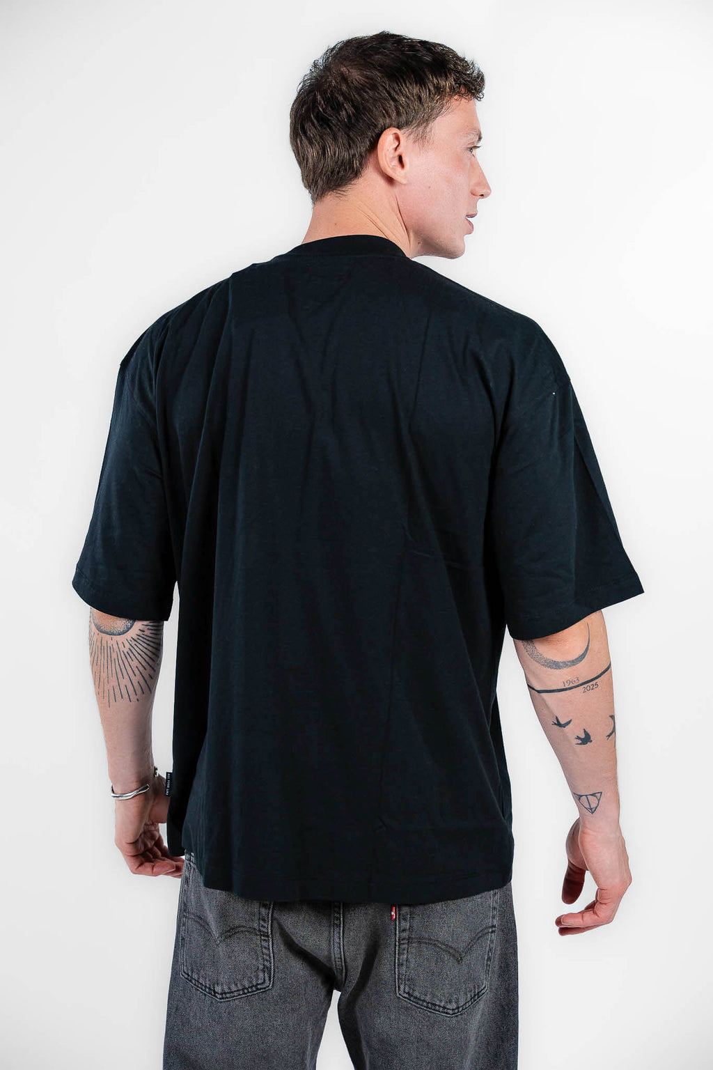 Over/D - t-shirt nera over