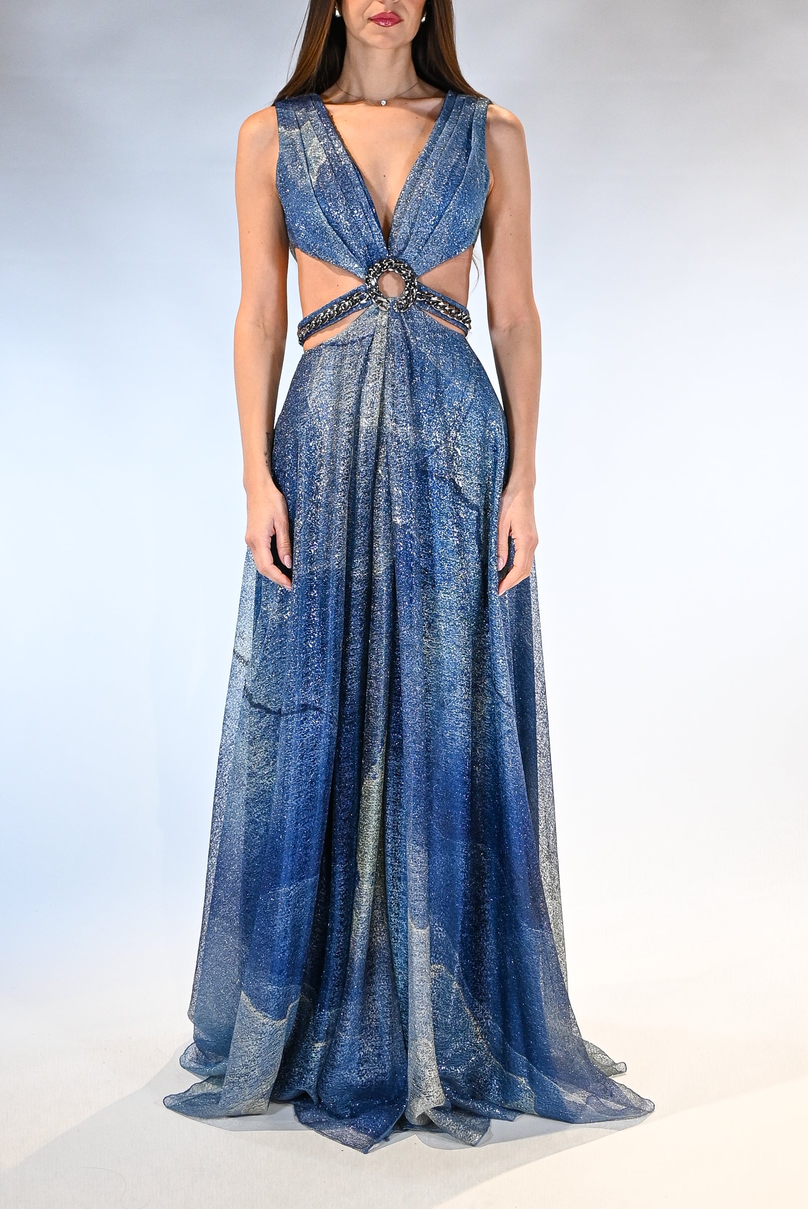 Abito Lungo Fluido con Tagli Laterali e Anello Metallico - Berti Mode Collection