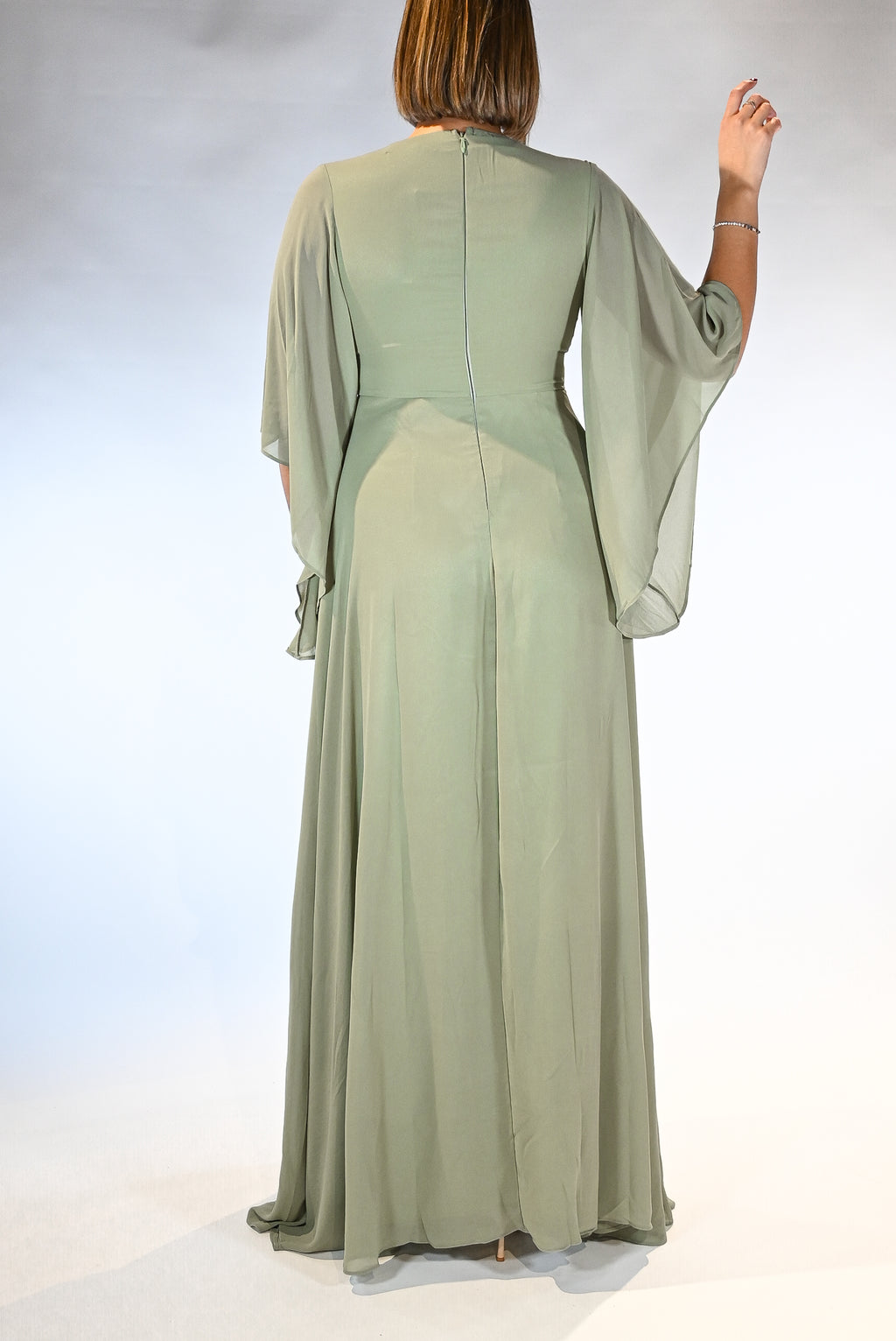 Abito lungo in Chiffon con Maniche a Mantella  verde salvia - Dea Fea