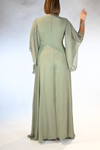 Abito lungo in Chiffon con Maniche a Mantella  verde salvia - Dea Fea