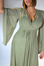 Abito lungo in Chiffon con Maniche a Mantella  verde salvia - Dea Fea