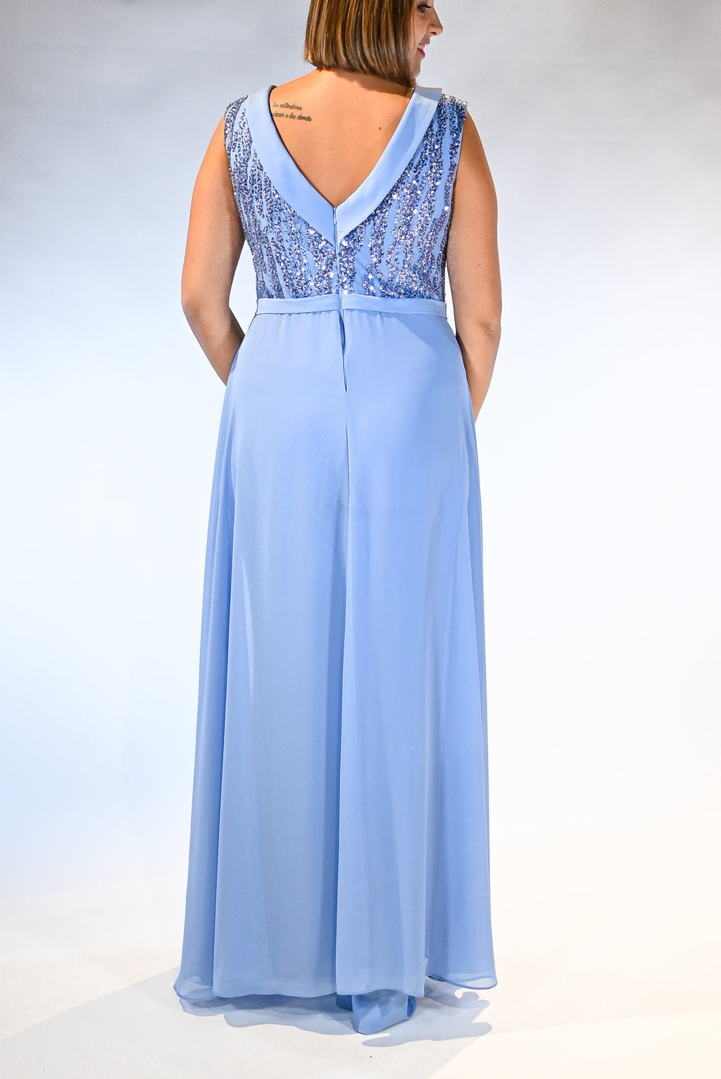 Tuta Elegante in Chiffon con Corpetto di Paillettes – Celeste Polvere - Berti Mode Collection