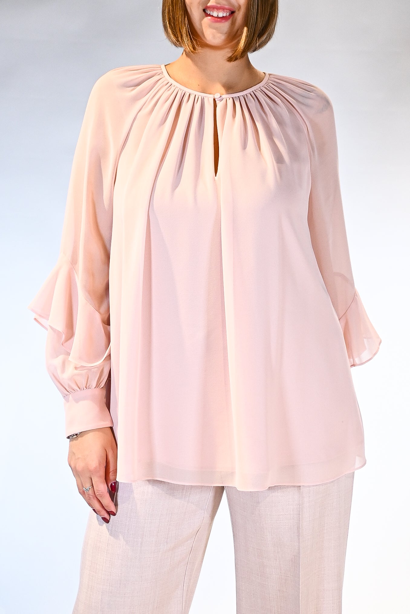 Blusa Fluida con Scollo Arricciato e Maniche a Volant rosa cipria - Persona