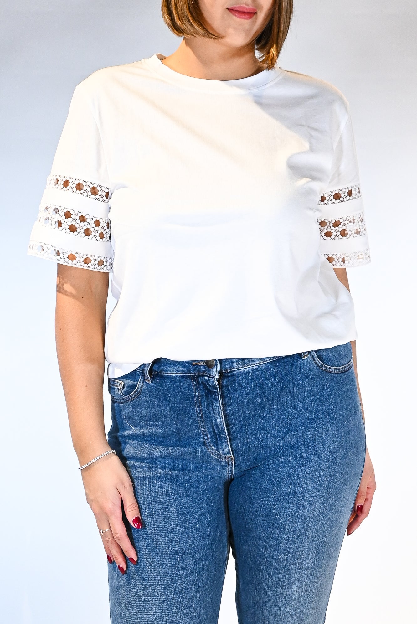 T-shirt maniche corte bianca con ricamo sulla manica - Emme Marella