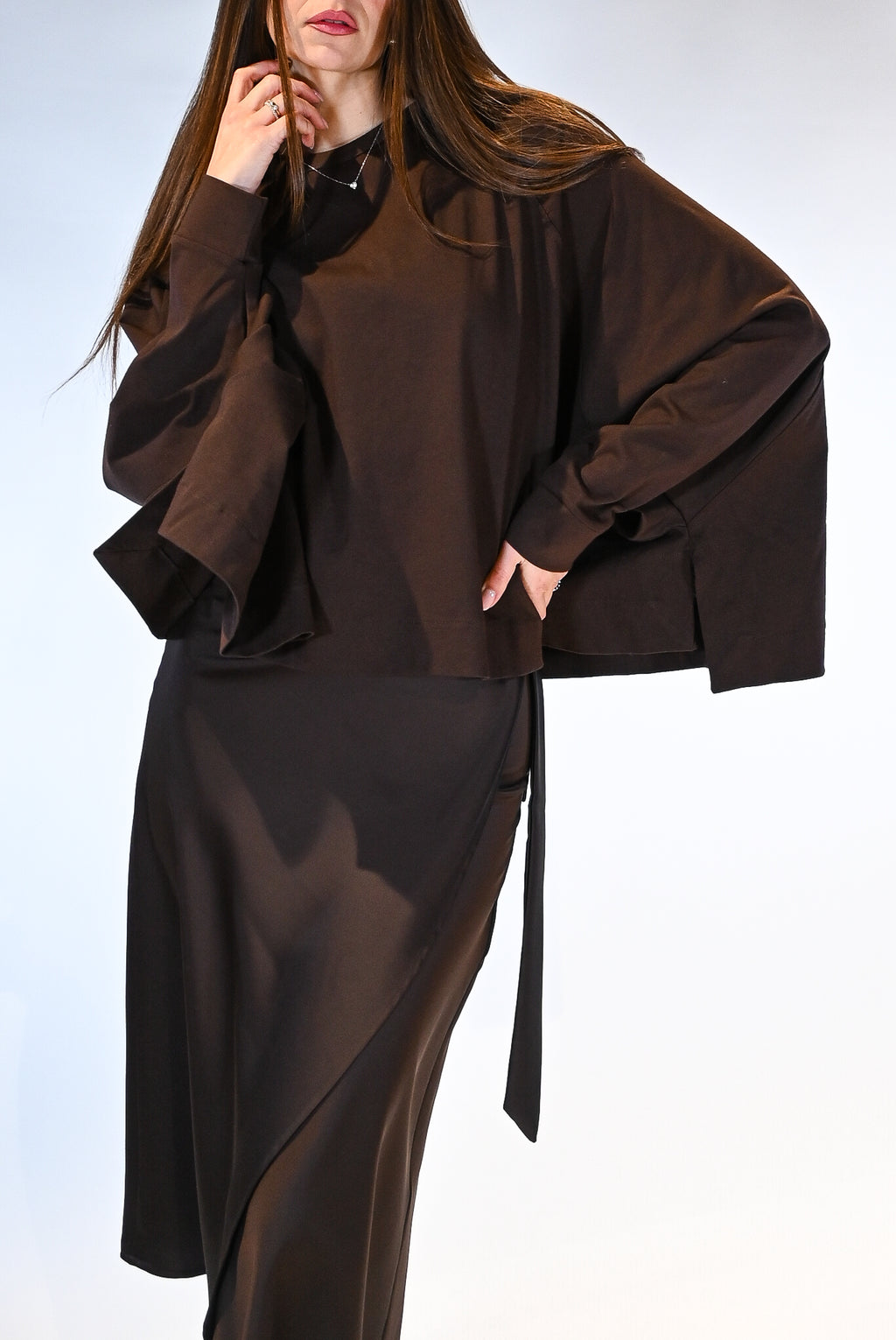 Maxi T-Shirt Strutturata con Maniche a Pipistrello marrone - Vicolo