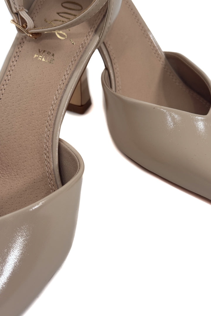 Décolleté Slingback a Punta in Vernice – Nude - Ovye'