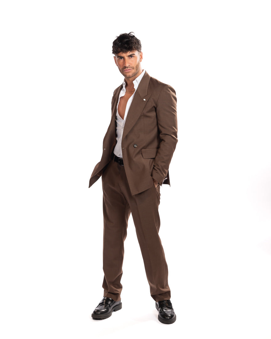 Adriano Langella - completo marrone