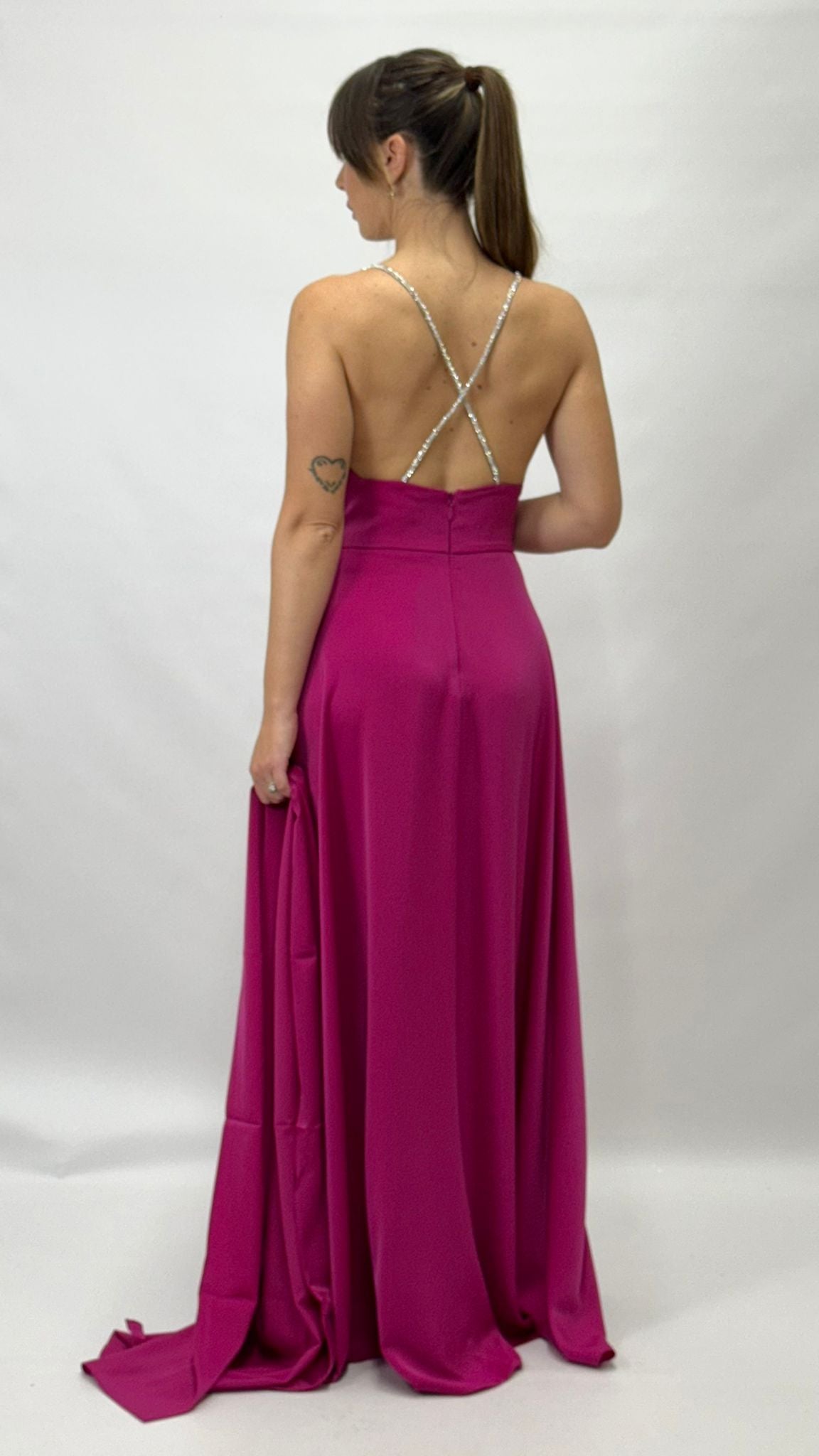 Abito Lungo da Sera con Spalline Gioiello e Scollo a V magenta - Berti Mode Collection