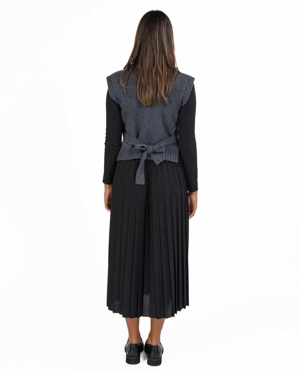 Weekend Max Mara - Gilet grigio con vestito nero