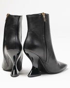 Wo Milano - Stivale tronchetto a punta con tacco lucido