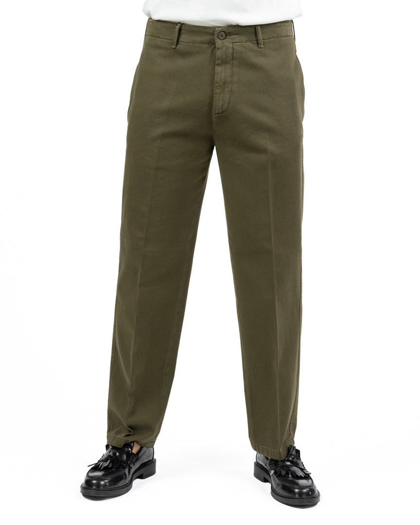 Pantalone Chino Verde Militare - Outfit