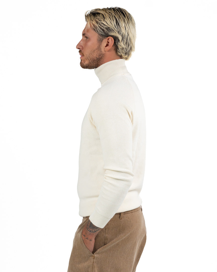 Maglione Dolcevita in Maglia Finemente Lavorata - Over/D
