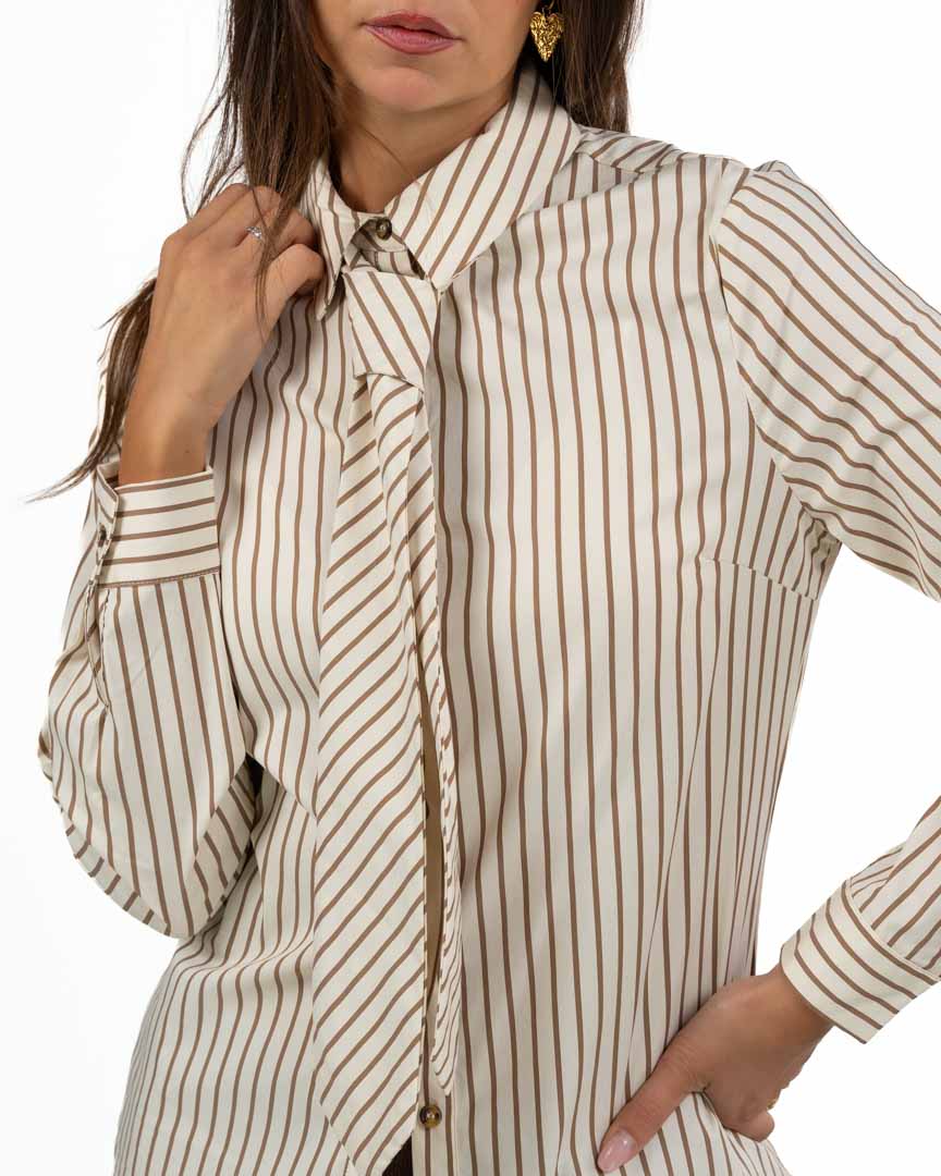 Camicia A Righe con Cravatta Incoordinata – Panna e Marrone - Gaudì