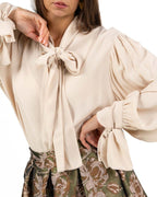 Blusa in Crepe Crema con Fiocco al Collo e Maniche a Sbuffo - Souvenir