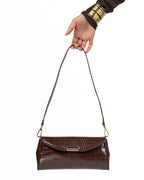 Borsa a Spalla con Stampa Croco – Marrone Cioccolato - Penny Black