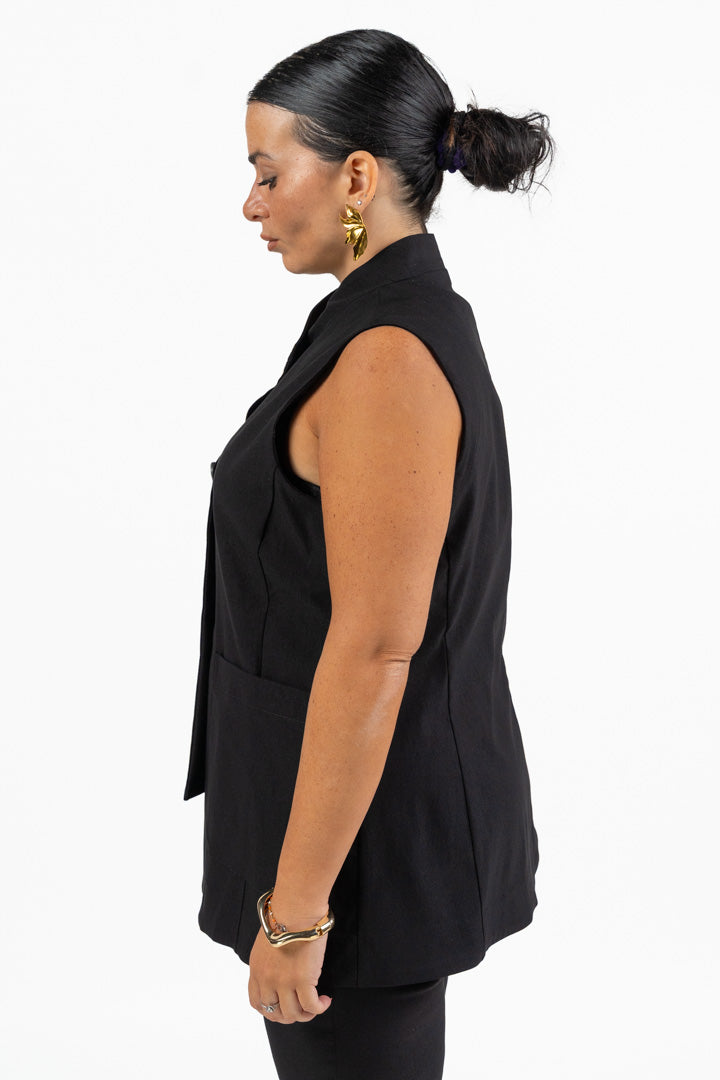 Gilet Asimmetrico Nero con Collo alla Coreana - Jurerê