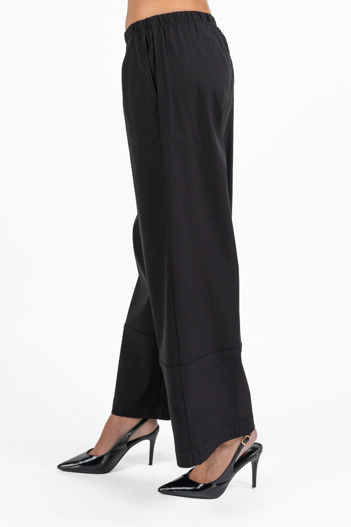 Pantaloni Fluidi Neri con Maxi Risvolto - Jurerê