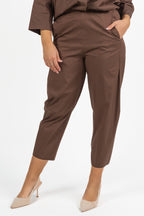 Pantalone Carrot Fit in Cotone  Marrone Cioccolato - Jurere