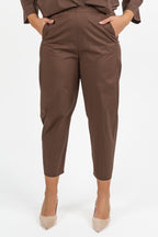 Pantalone Carrot Fit in Cotone  Marrone Cioccolato - Jurere