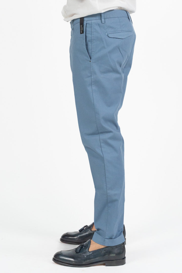 Pantalone Chino Slim Fit con Micro-Texture  Carta da Zucchero - At.p.co