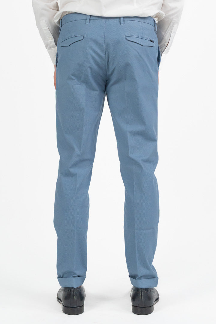 Pantalone Chino Slim Fit con Micro-Texture  Carta da Zucchero - At.p.co