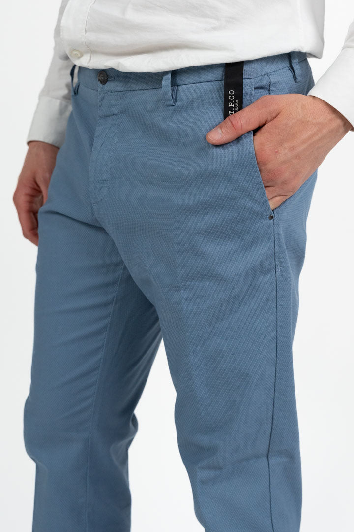 Pantalone Chino Slim Fit con Micro-Texture  Carta da Zucchero - At.p.co