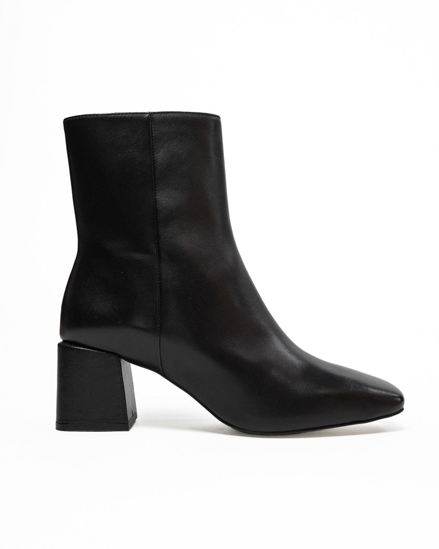 Stivaletti In Pelle Con Tacco Largo - Pennyblack
