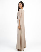 Elegante Abito Lungo con Mantella a Sovrapposizione beige - Rinascimento