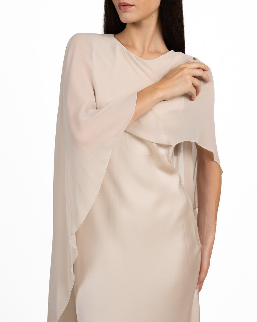 Elegante Abito Lungo con Mantella a Sovrapposizione beige - Rinascimento