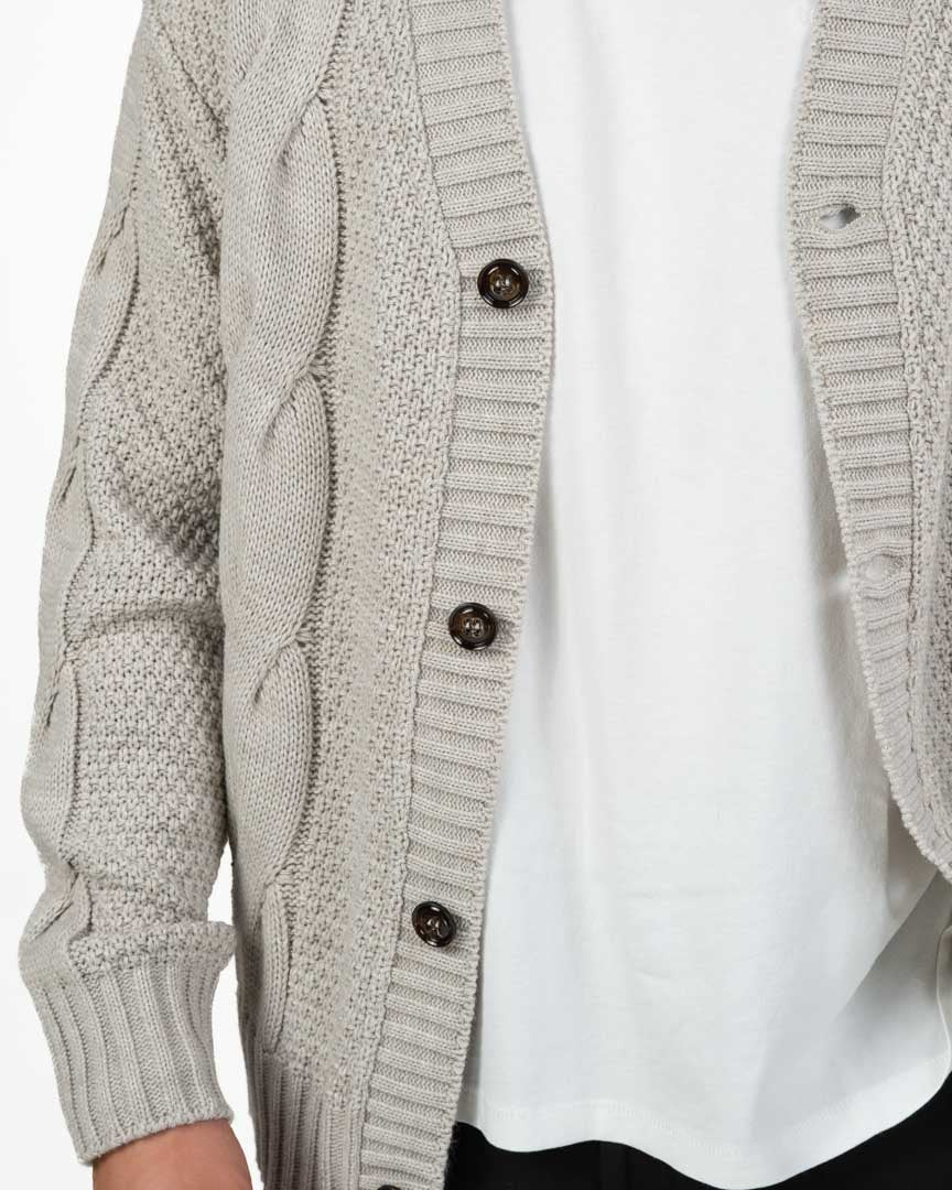 Cardigan in Maglia Lavorata a Trecce grigio - Out Fit