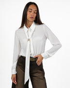 Camicia Fluida Bianca con Lavallière e Dettaglio Anello Dorato - Gaudì