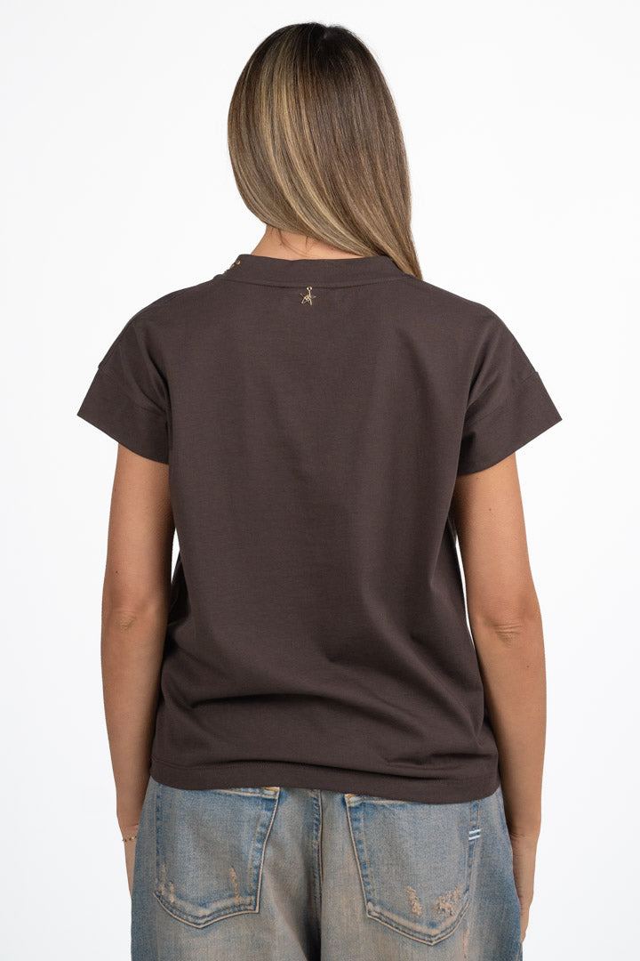 T-shirt con Scollo a V e Borchie - Souvenir