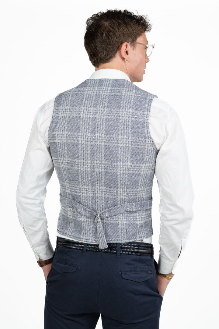 Gilet Sartoriale a Quadri Principe di Galles – Eleganza Blu Polvere - Berti Mode Collection