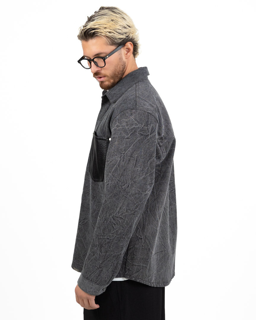 Overshirt in Denim Lavato Effetto Crinkle con Taschino in Pelle - I'M Brian