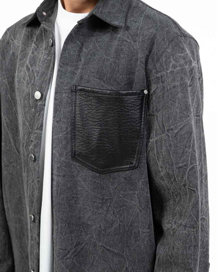 Overshirt in Denim Lavato Effetto Crinkle con Taschino in Pelle - I'M Brian
