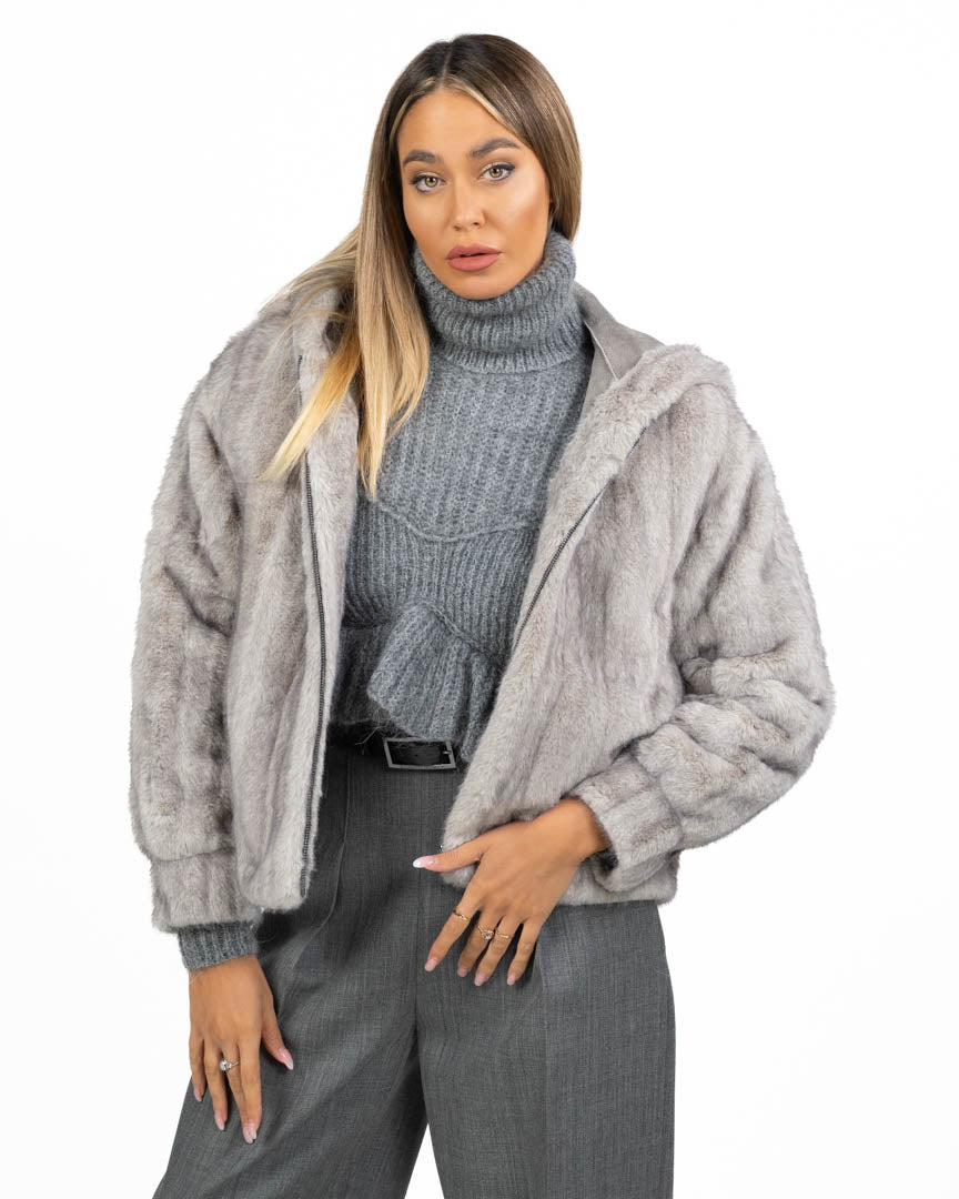 Giacca Corta in Ecopelliccia Grigio Chiaro con Cappuccio e Zip - Berti Mode Collection