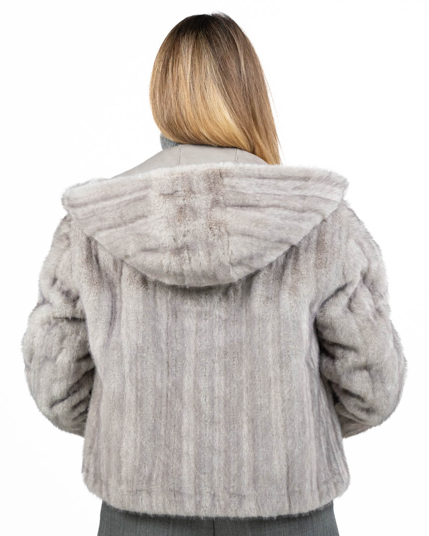 Giacca Corta in Ecopelliccia Grigio Chiaro con Cappuccio e Zip - Berti Mode Collection