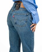 Jeans Straight Leg in Denim Medio con Applicazioni di Borchie e Strass - Levi's