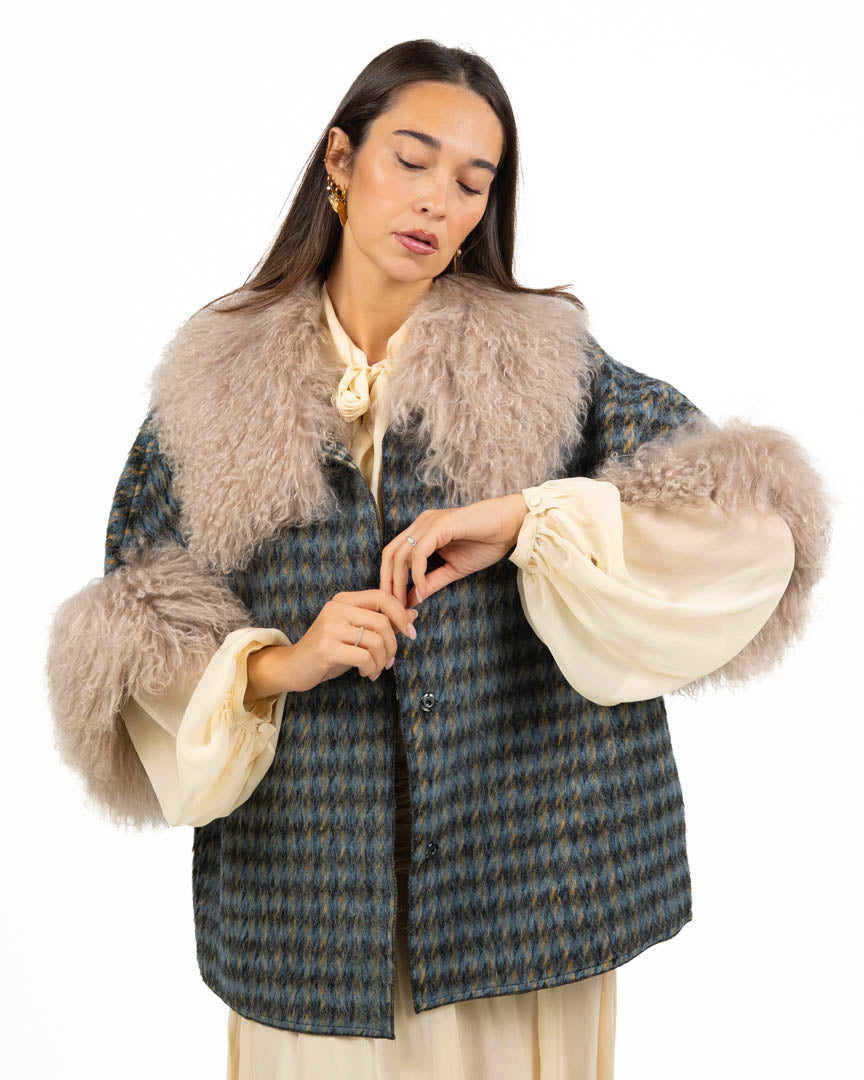 Giacca Corta in Fantasia Check con Dettagli in Ecopelliccia Riccioluta - Berti Mode Collection