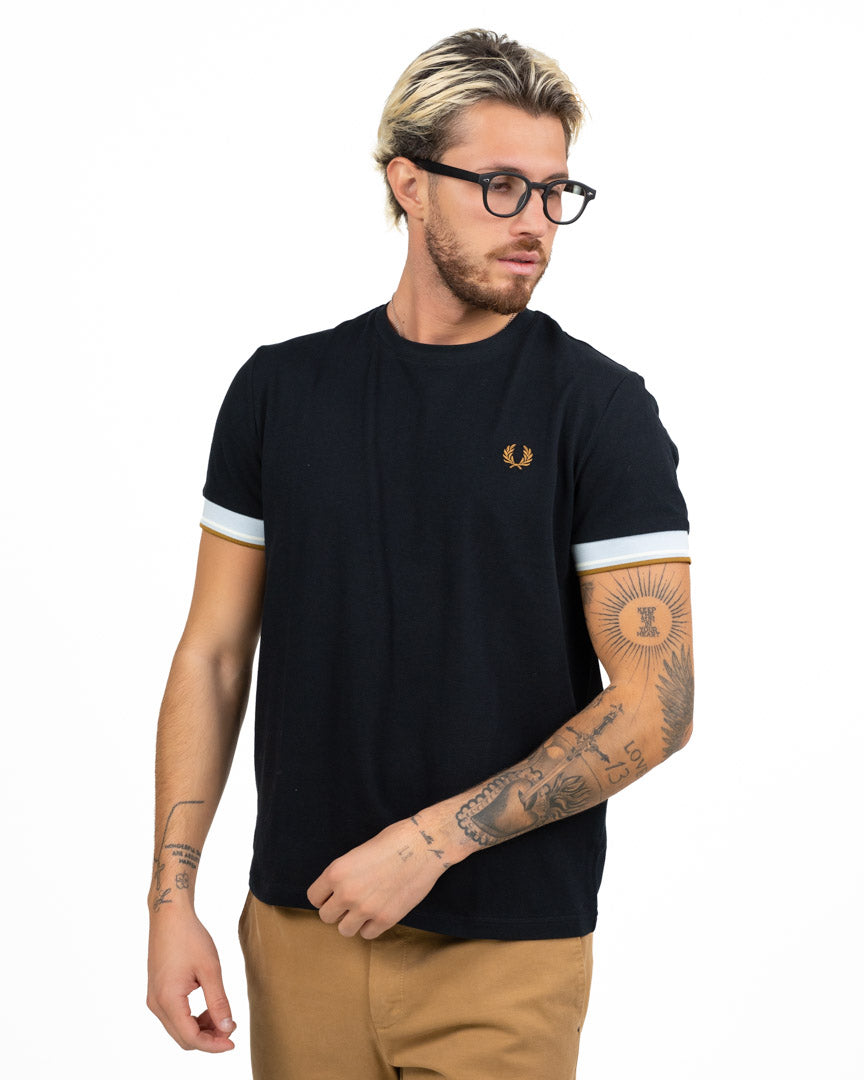 Fred Perry – T-Shirt Girocollo con Bordo Manica Contrastante