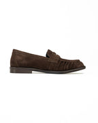 Ovyé – Mocassino Penny Loafer in Camoscio con Dettaglio Arricciato