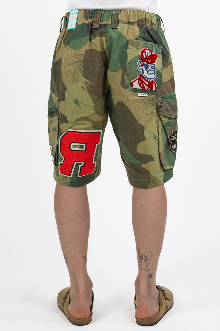Bermuda Cargo Militare con Patch e Charm – Berna