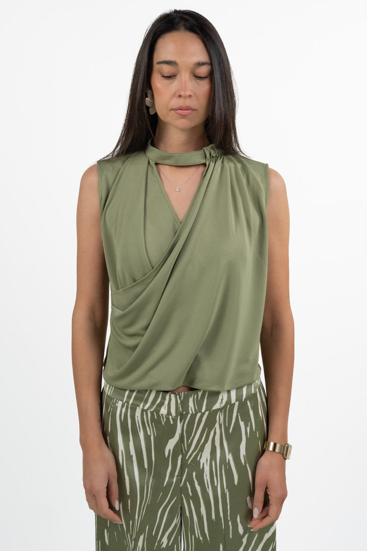 Top Smanicato Drappeggiato con Scollo Cut-Out - Verde Oliva - Penny Black