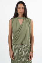 Top Smanicato Drappeggiato con Scollo Cut-Out - Verde Oliva - Penny Black