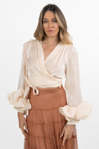 Blusa Crop a Portafoglio con Maxi Volant avorio - Hanita